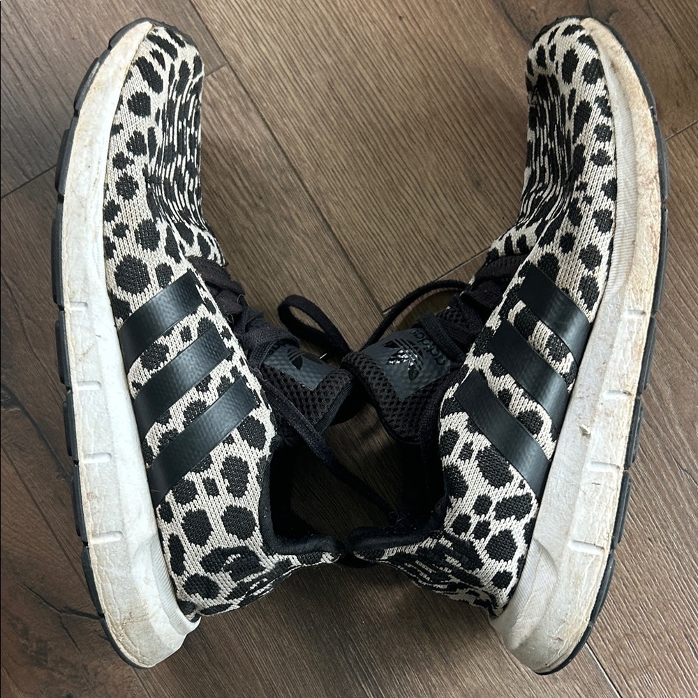 adidas Black & White Leopard Knit Sneakers ! 8.5 - Picture 5 of 9